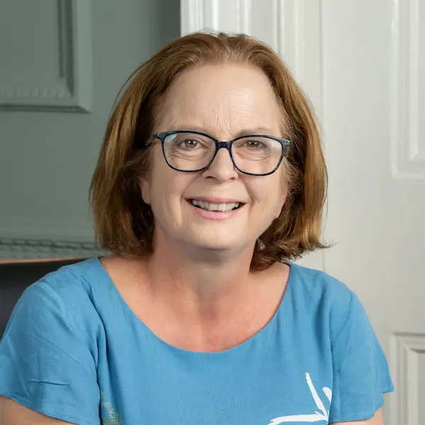 Denise Turner headshot
